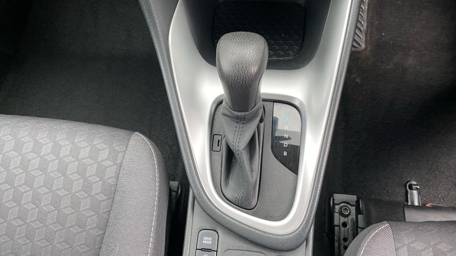 Used Toyota Yaris 2023 for sale - 77425328: Photo 40