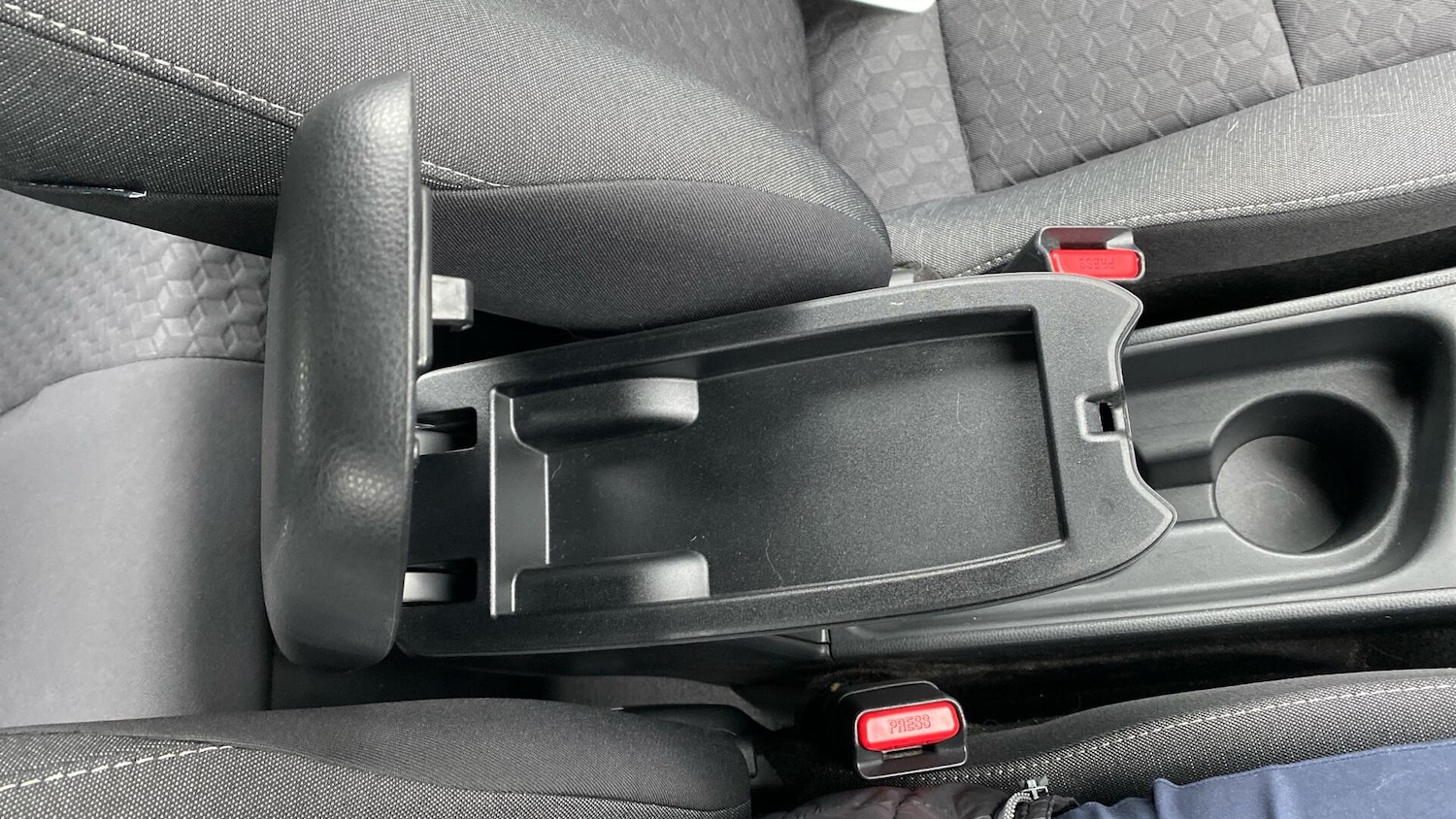 Used Toyota Yaris 2023 for sale - 77425328: Photo 45