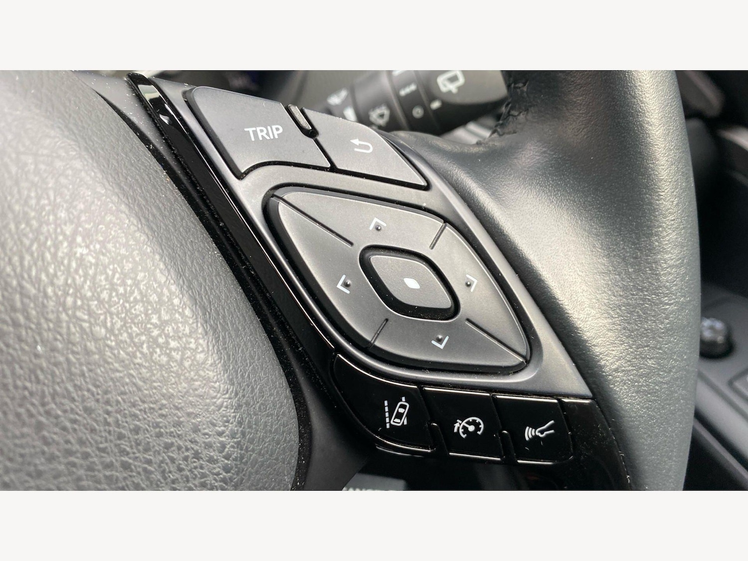 Used Toyota C-HR 2023 for sale - 77637361: Photo 31