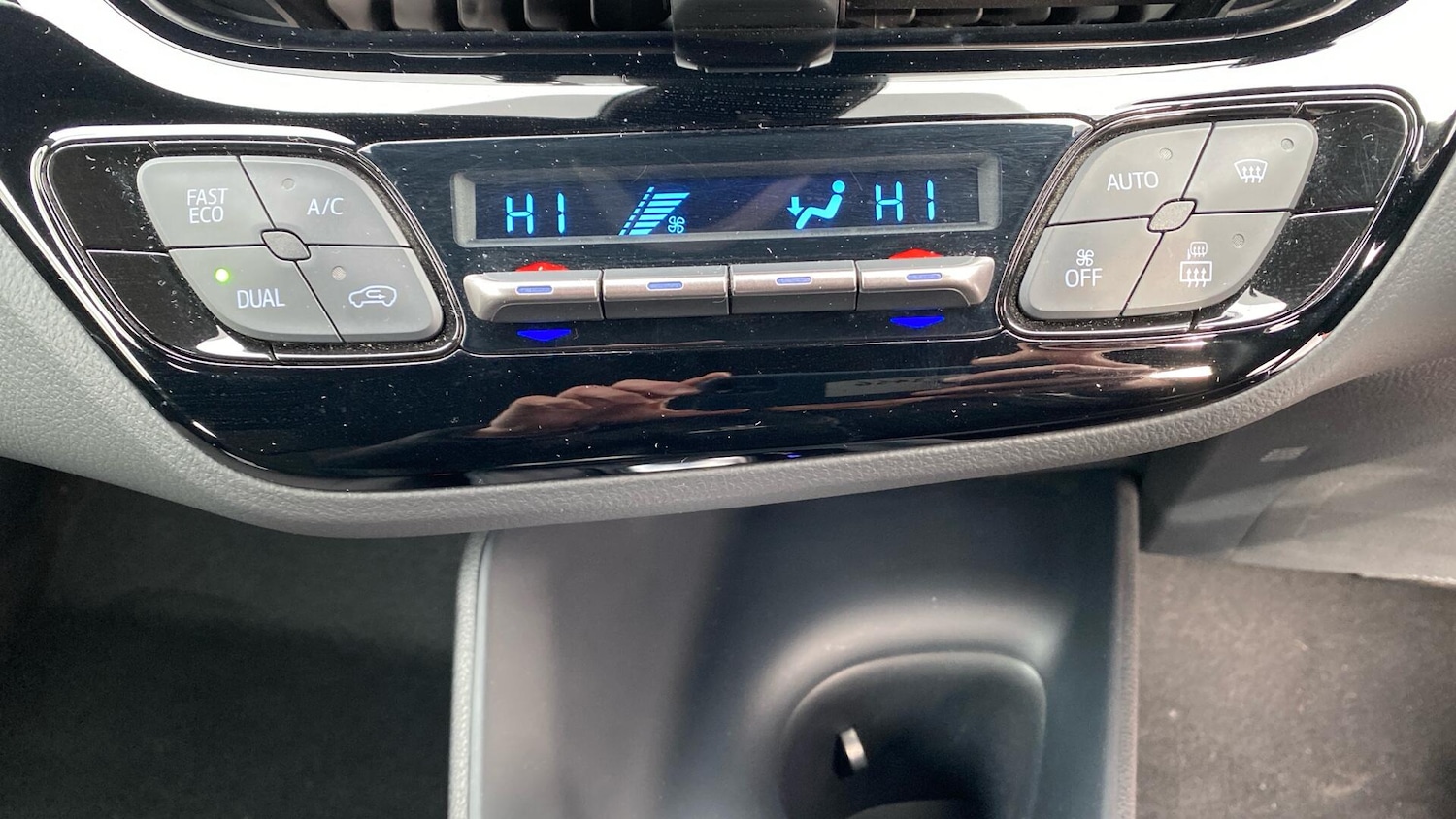 Used Toyota C-HR 2023 for sale - 77637361: Photo 43