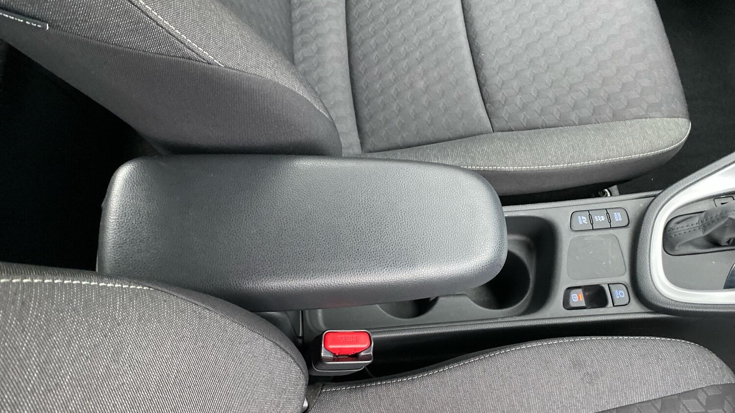 Used Toyota Yaris 2022 for sale - 77254695: Photo 38