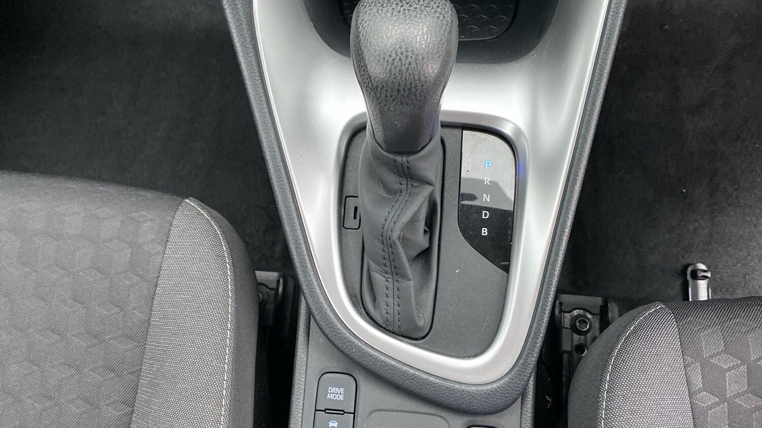 Used Toyota Yaris 2022 for sale - 77254695: Photo 40