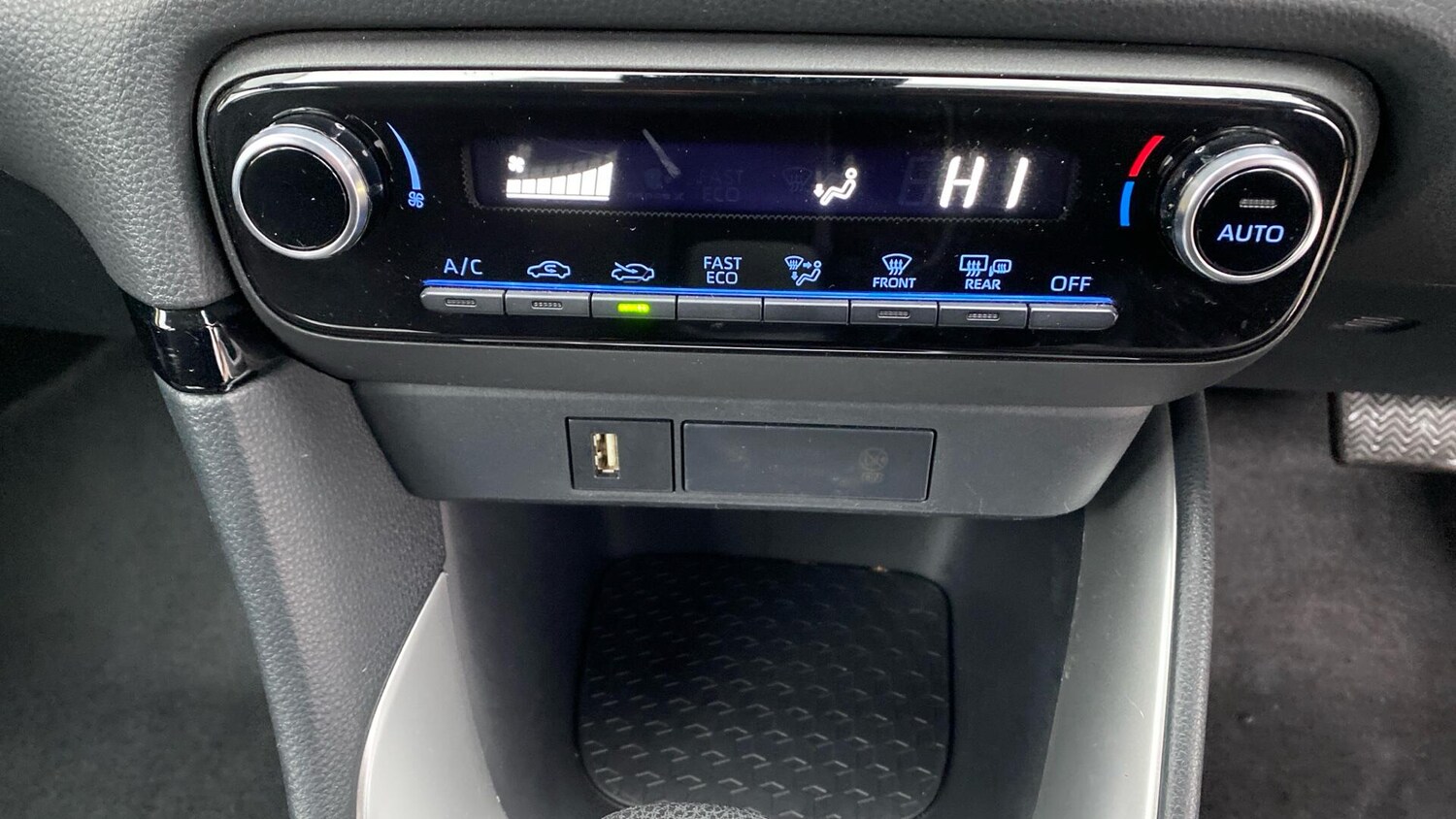 Used Toyota Yaris 2022 for sale - 77254695: Photo 41