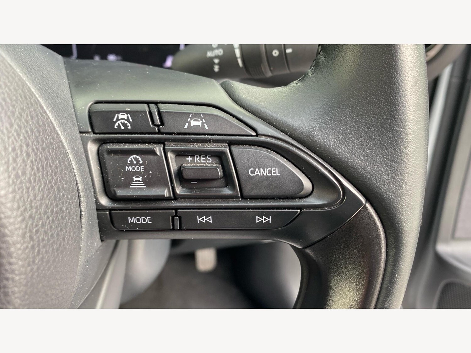 Used Toyota Yaris Cross 2024 for sale - 77559551: Photo 30