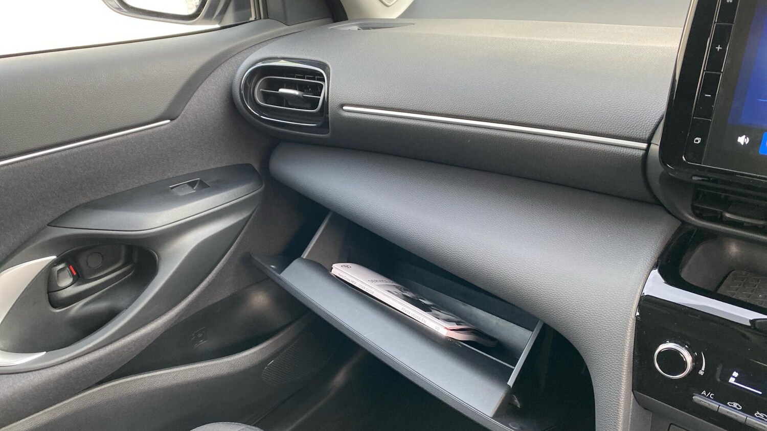 Used Toyota Yaris Cross 2024 for sale - 77559551: Photo 40