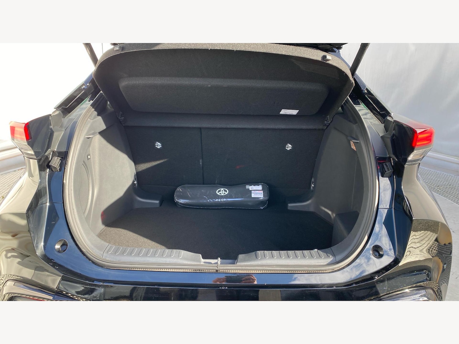 Used Toyota C-HR 2025 for sale - 76457689: Photo 16