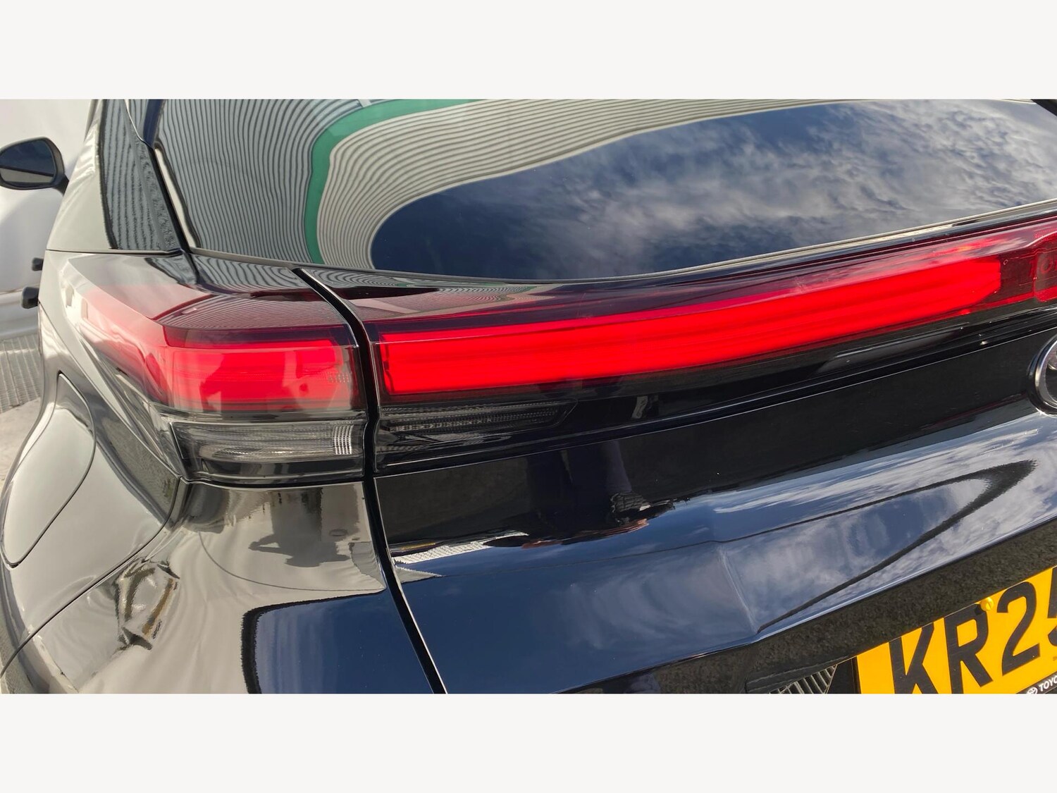 Used Toyota C-HR 2025 for sale - 76457689: Photo 24