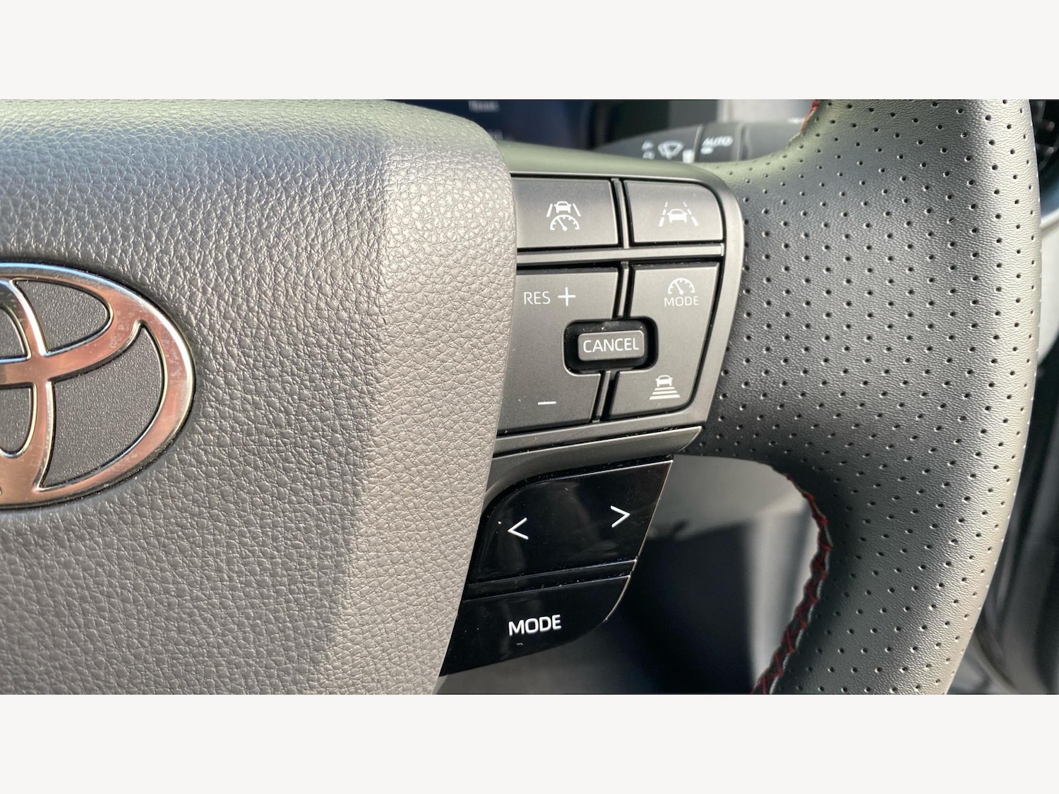 Used Toyota C-HR 2025 for sale - 76457689: Photo 32