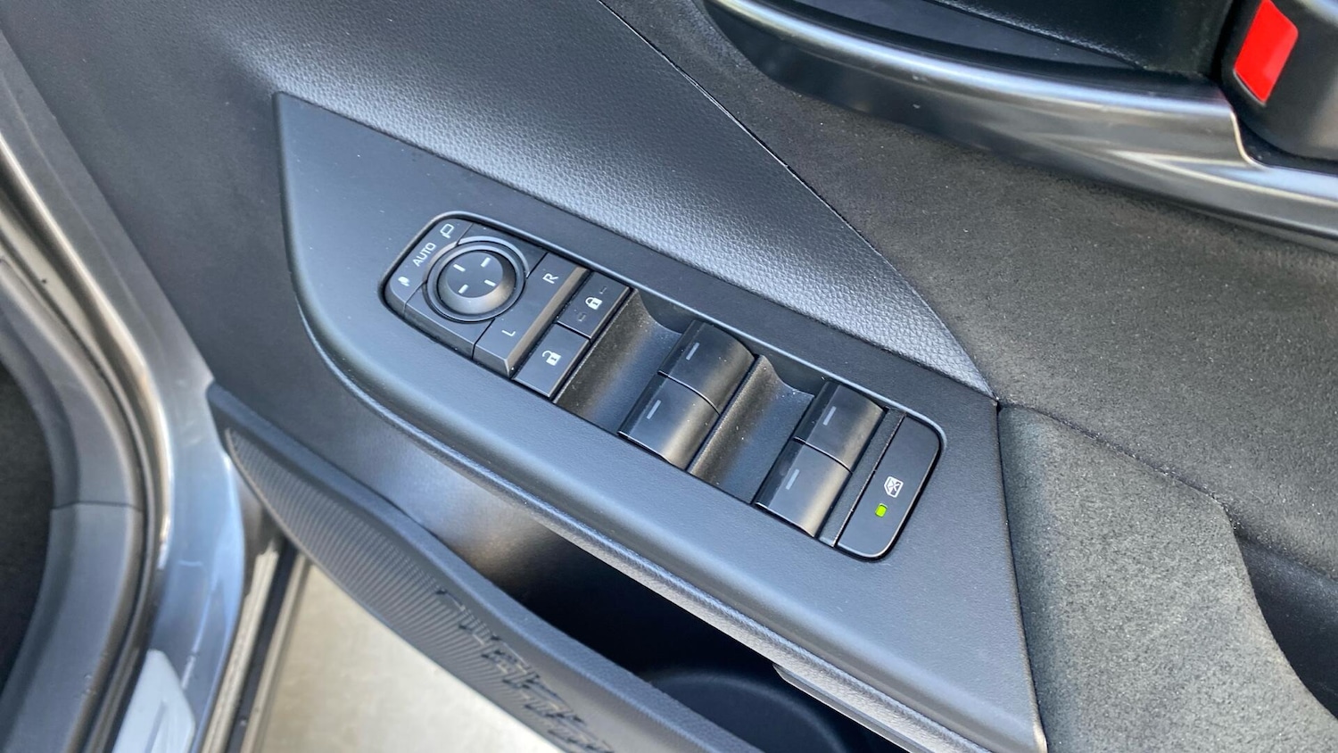 Used Toyota C-HR 2025 for sale - 76457689: Photo 42