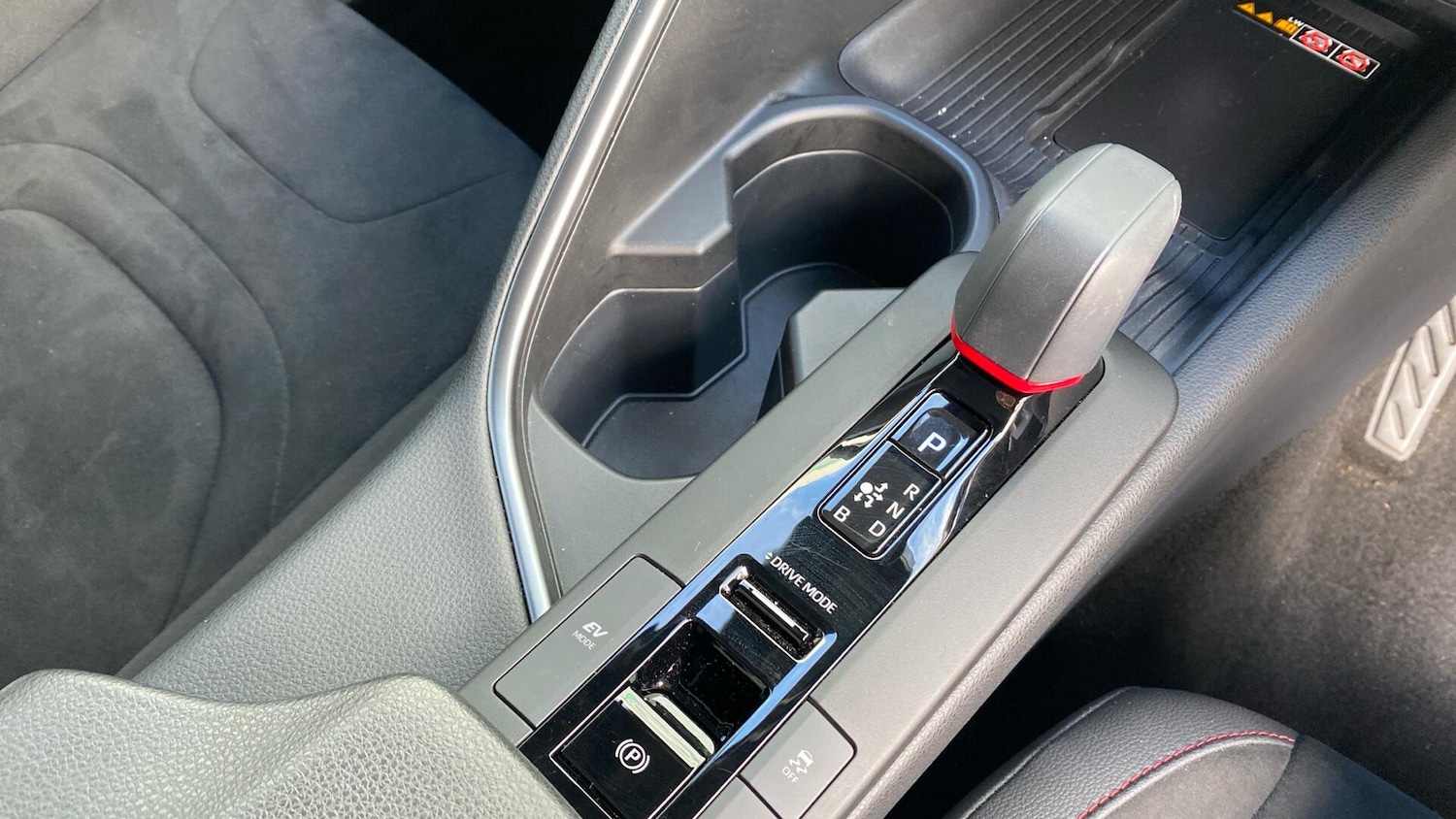 Used Toyota C-HR 2025 for sale - 76457689: Photo 43