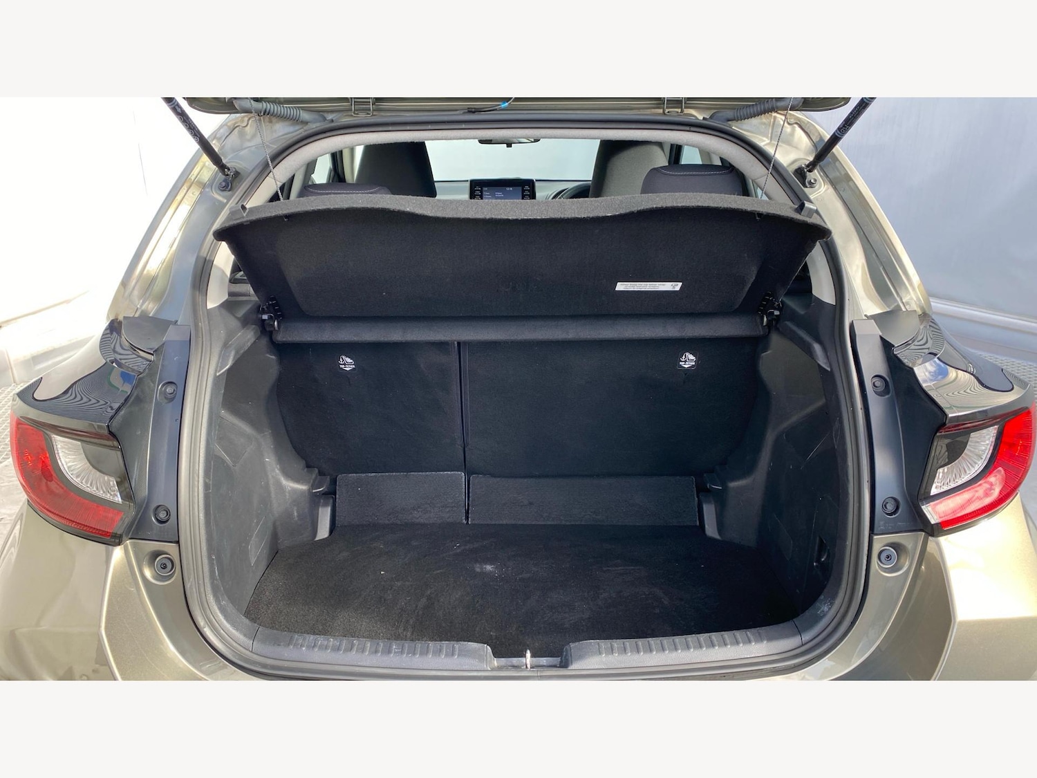 Used Toyota Yaris 2022 for sale - 76360234: Photo 16