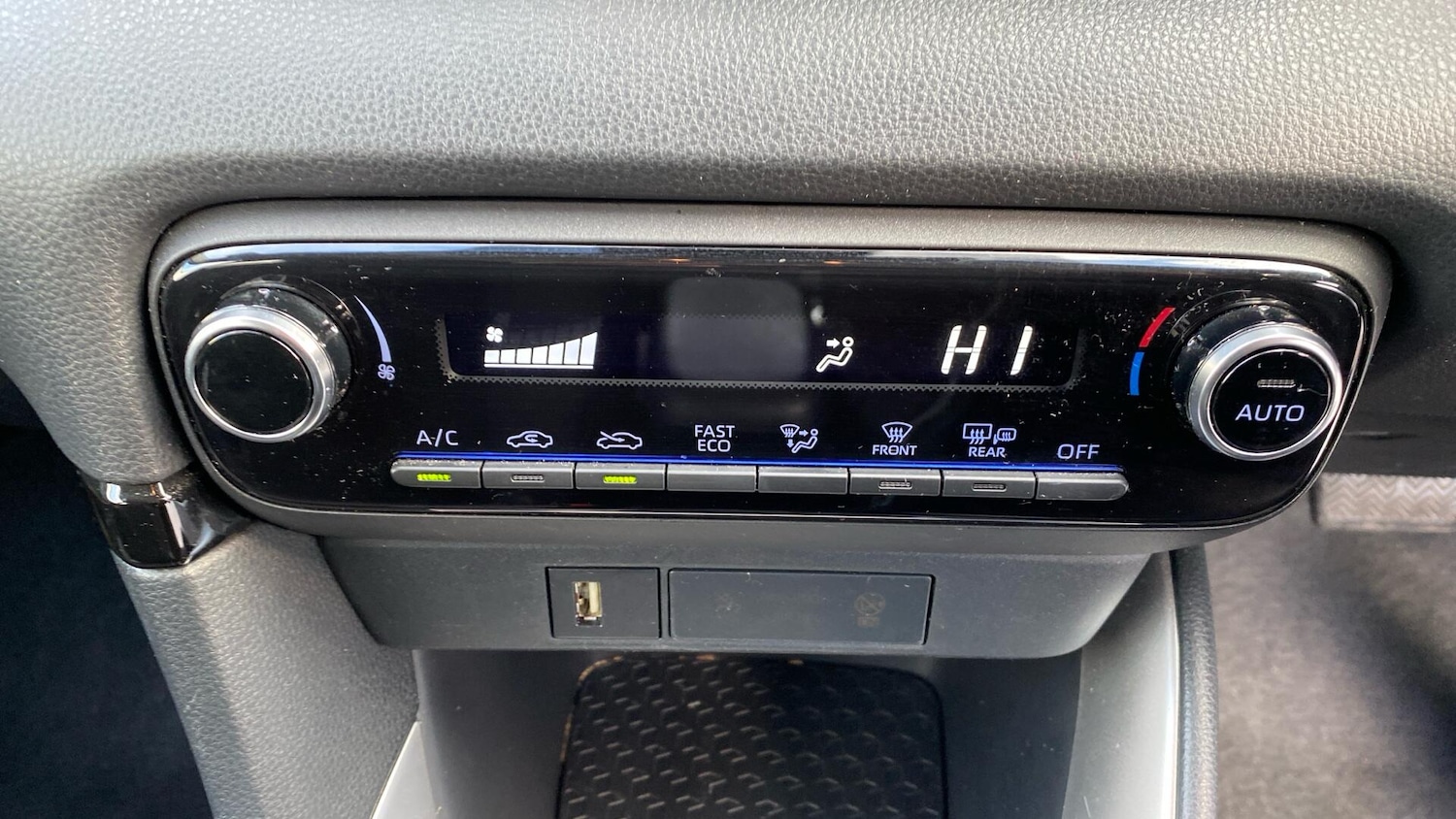 Used Toyota Yaris 2022 for sale - 76360234: Photo 40