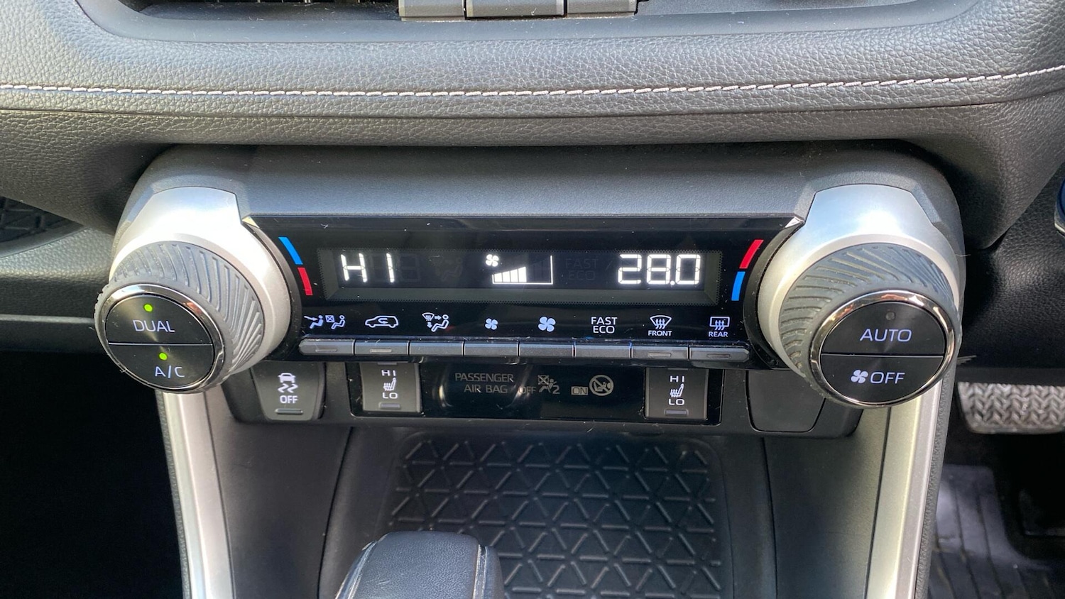 Used Toyota RAV4 2019 for sale - 77081526: Photo 41