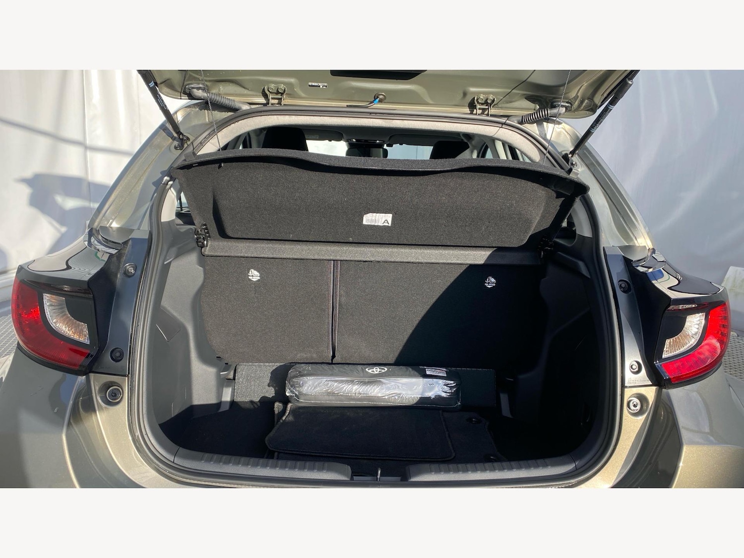 Used Toyota Yaris 2024 for sale - 76743093: Photo 16