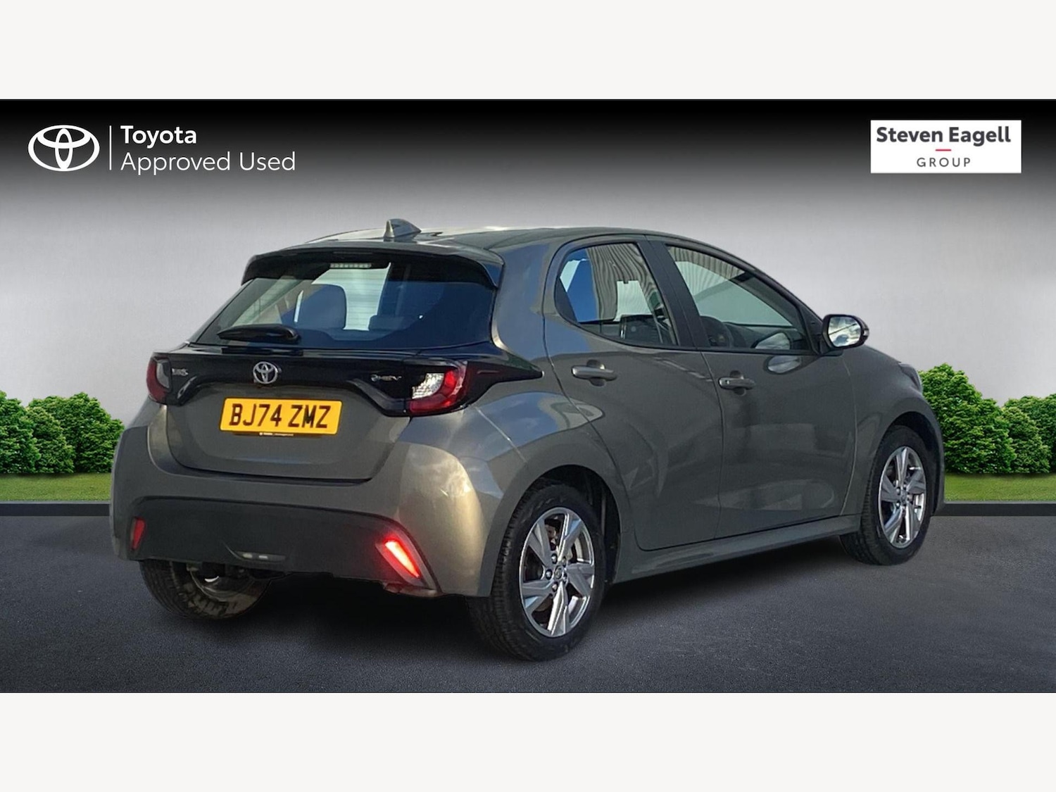 Used Toyota Yaris 2024 for sale - 76743093: Photo 2