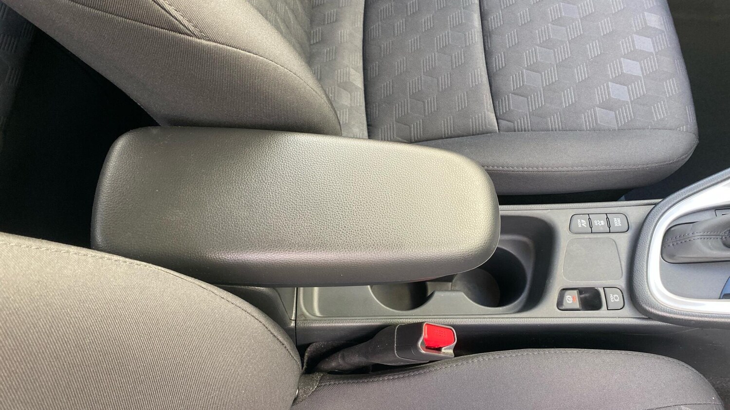 Used Toyota Yaris 2024 for sale - 76743093: Photo 38