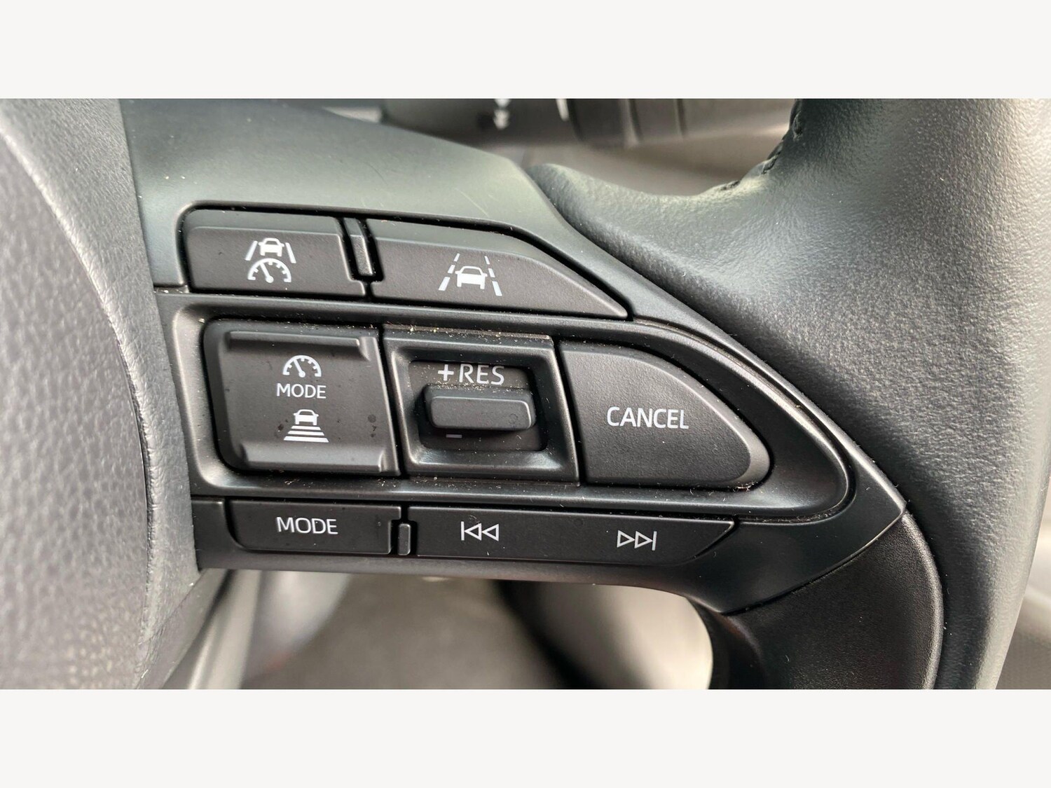 Used Toyota Yaris Cross 2024 for sale - 77737055: Photo 31