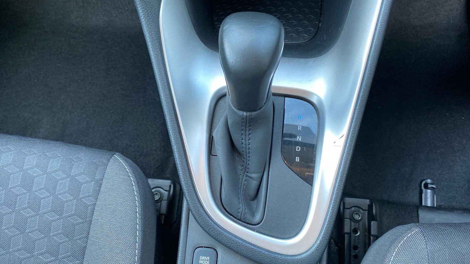 Used Toyota Yaris for sale - 77724234: Photo 41