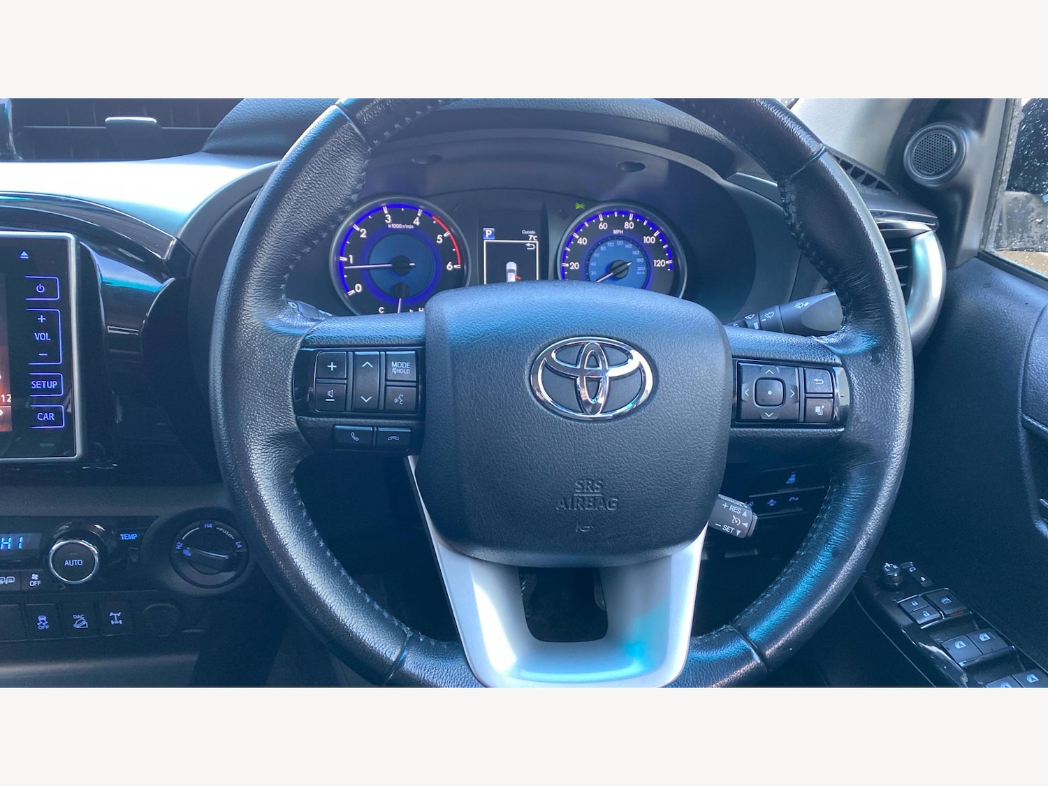 Used Toyota Hilux 2017 for sale - 77575124: Photo 10