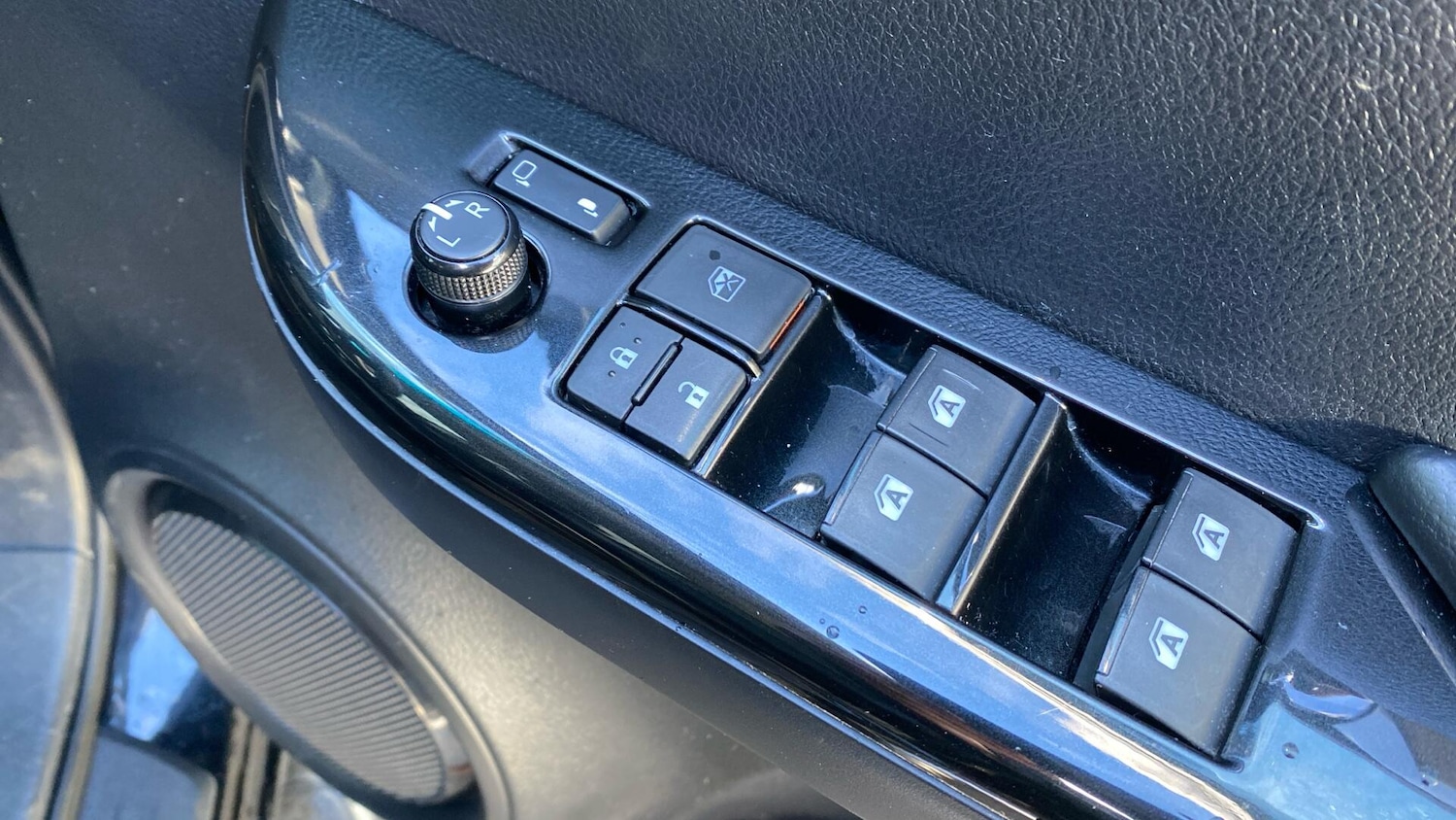 Used Toyota Hilux 2017 for sale - 77575124: Photo 38