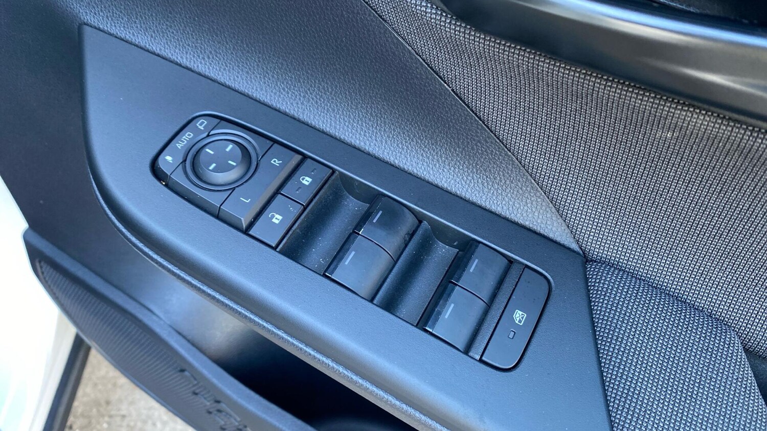 Used Toyota C-HR for sale - 77958083: Photo 42