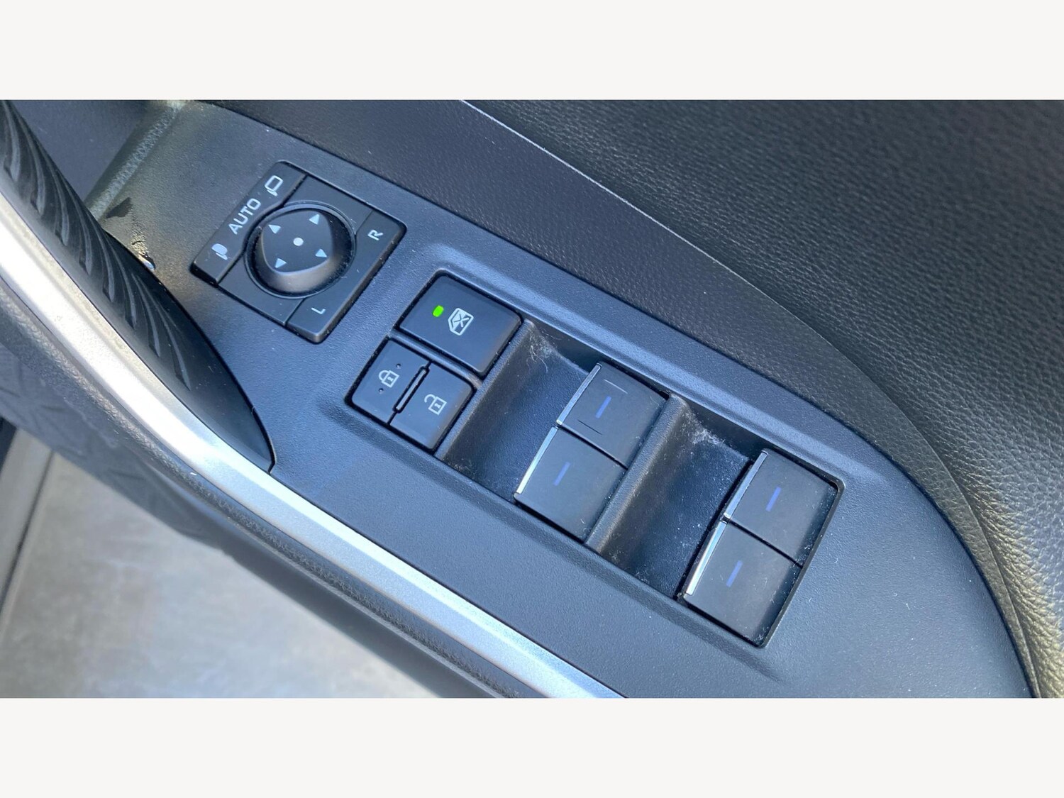 Used Toyota RAV4 for sale - 77175940: Photo 31