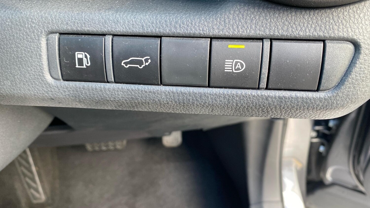 Used Toyota C-HR for sale - 77229961: Photo 41