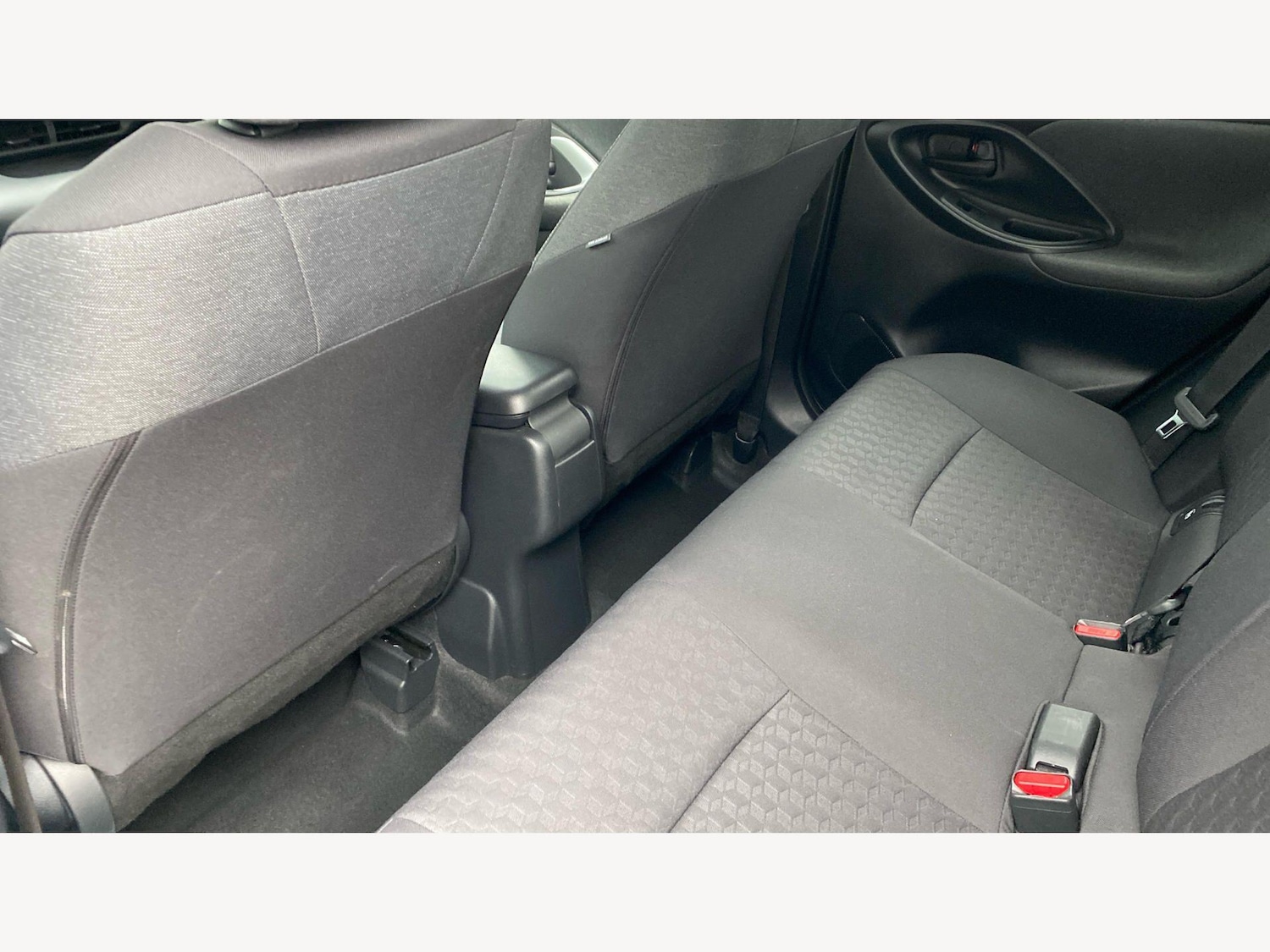 Used Toyota Yaris for sale - 77854321: Photo 15