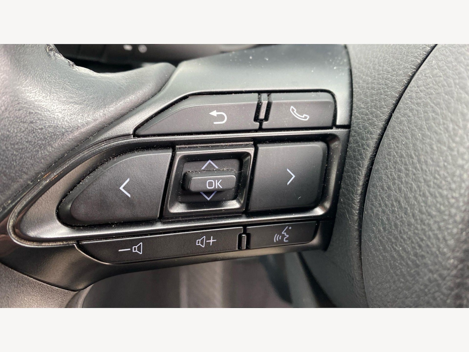 Used Toyota Yaris for sale - 77854321: Photo 30