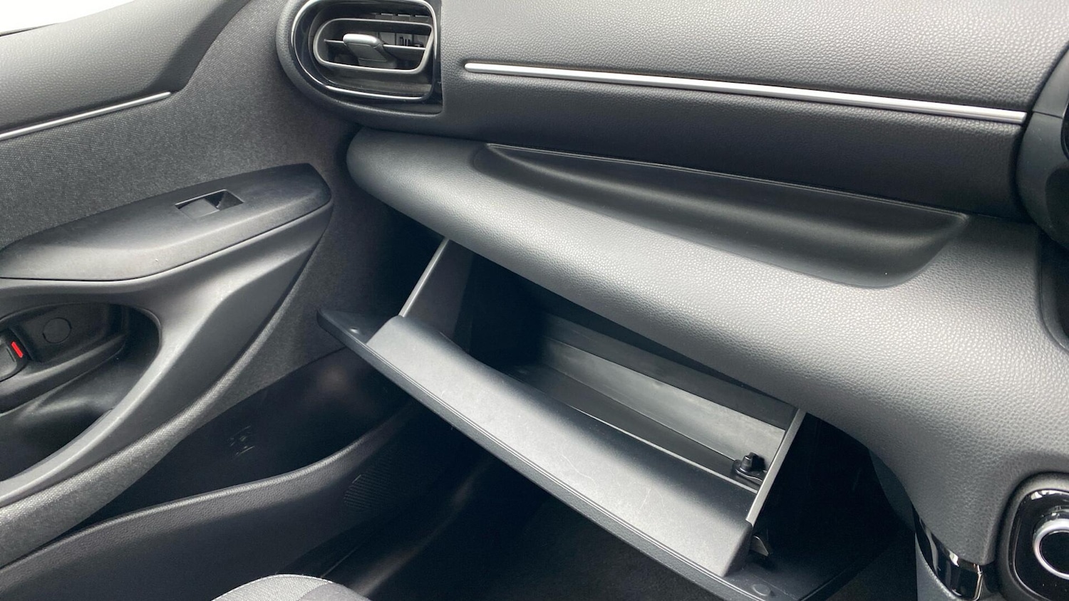 Used Toyota Yaris for sale - 77854321: Photo 43