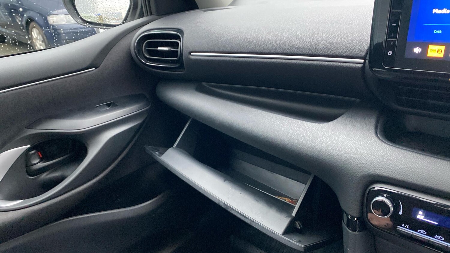 Used Toyota Yaris 2025 for sale - 77242720: Photo 42