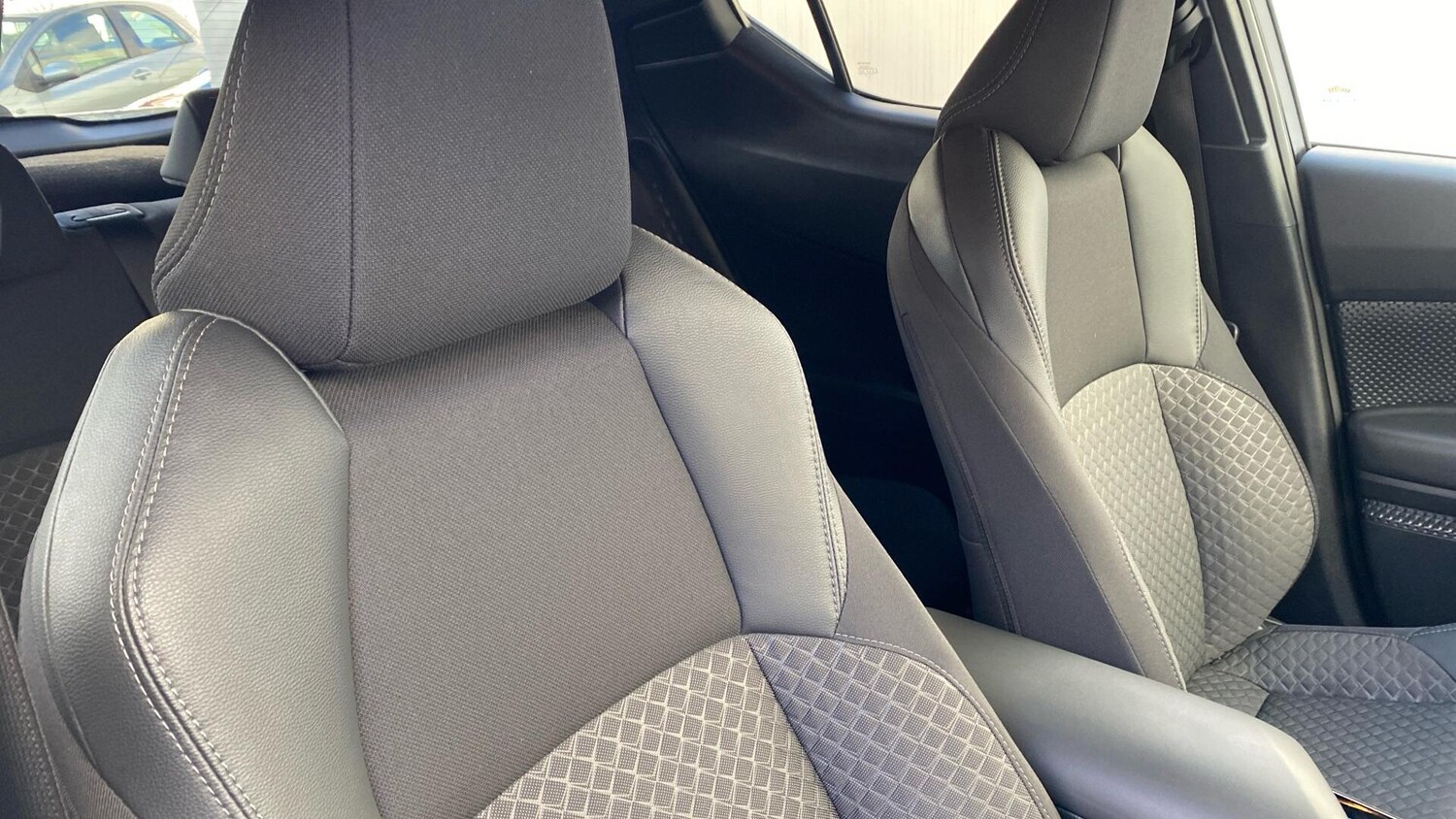 Used Toyota C-HR 2022 for sale - 76913751: Photo 37