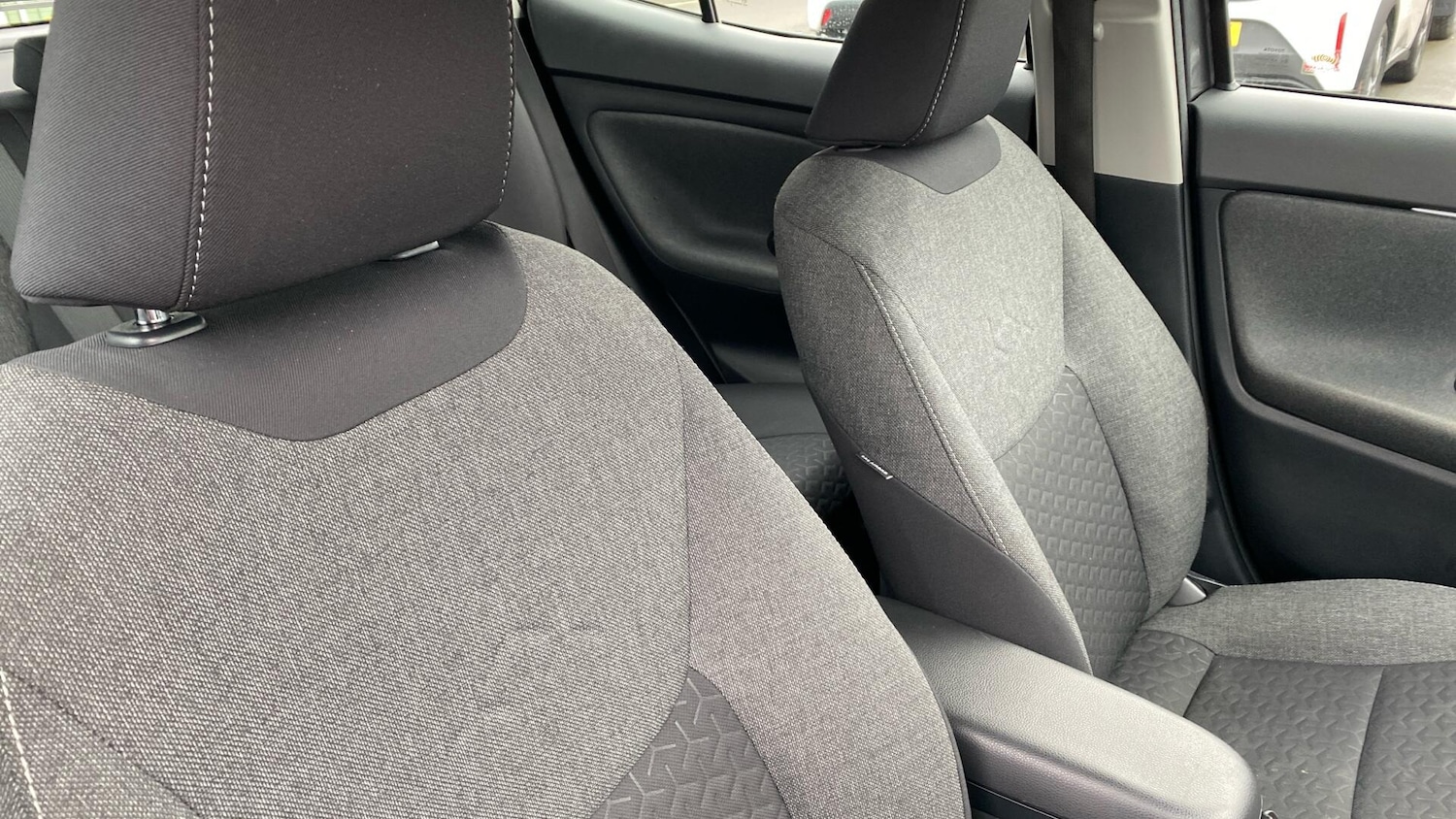 Used Toyota Yaris Cross 2022 for sale - 77237807: Photo 35