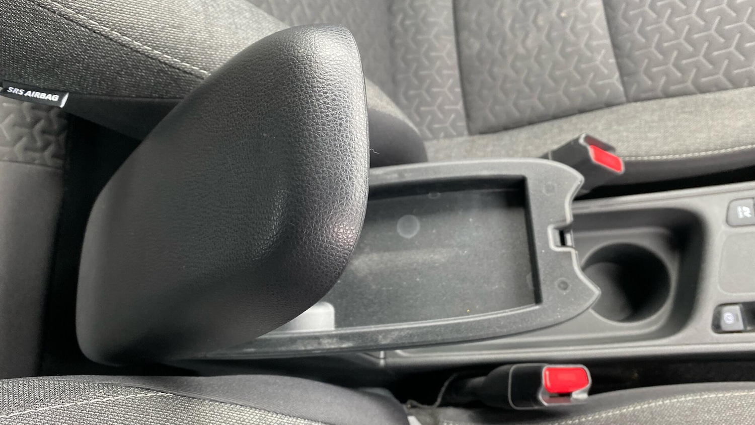 Used Toyota Yaris Cross 2022 for sale - 77237807: Photo 42