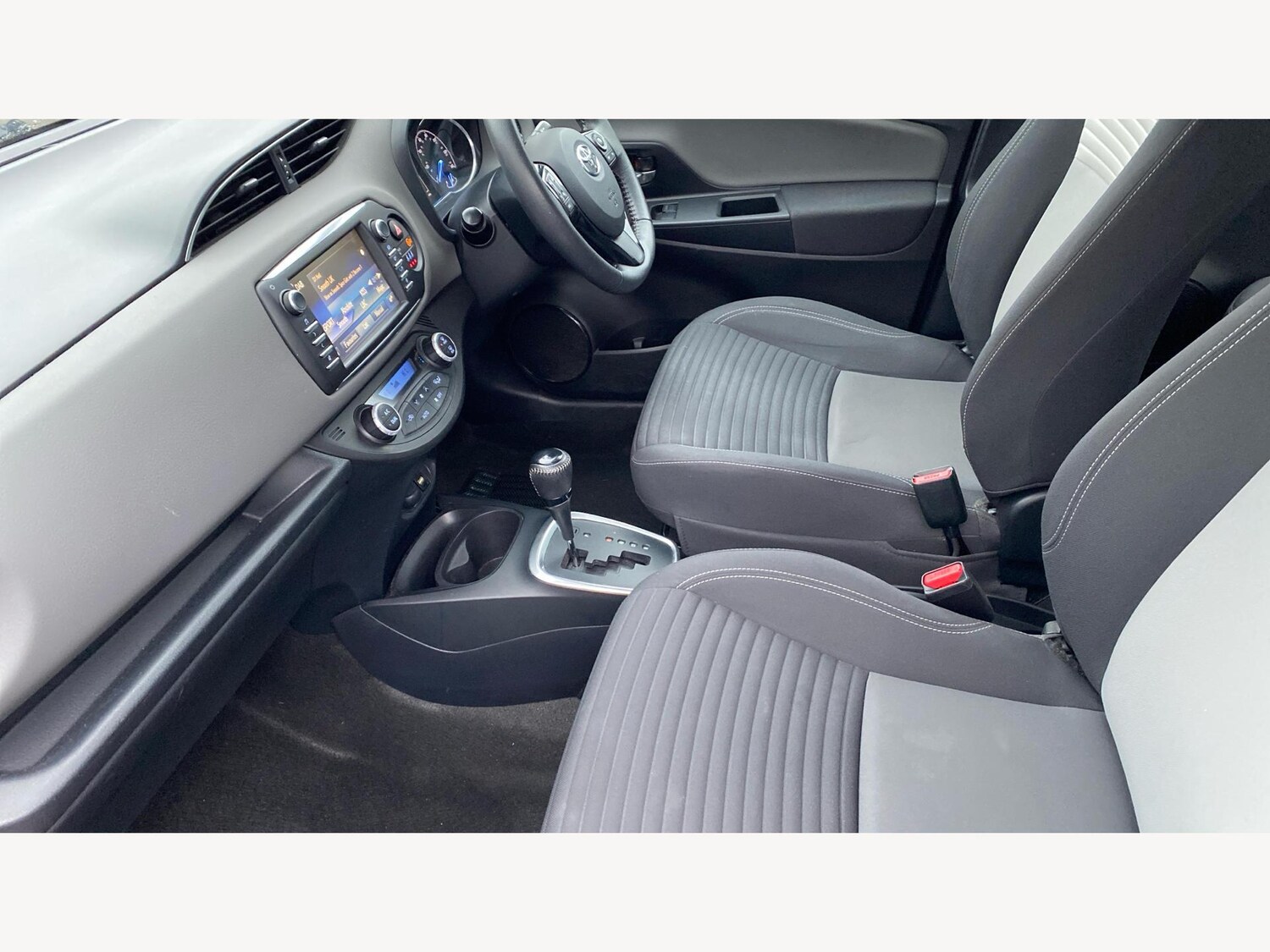 Used Toyota Yaris 2020 for sale - 77376850: Photo 12