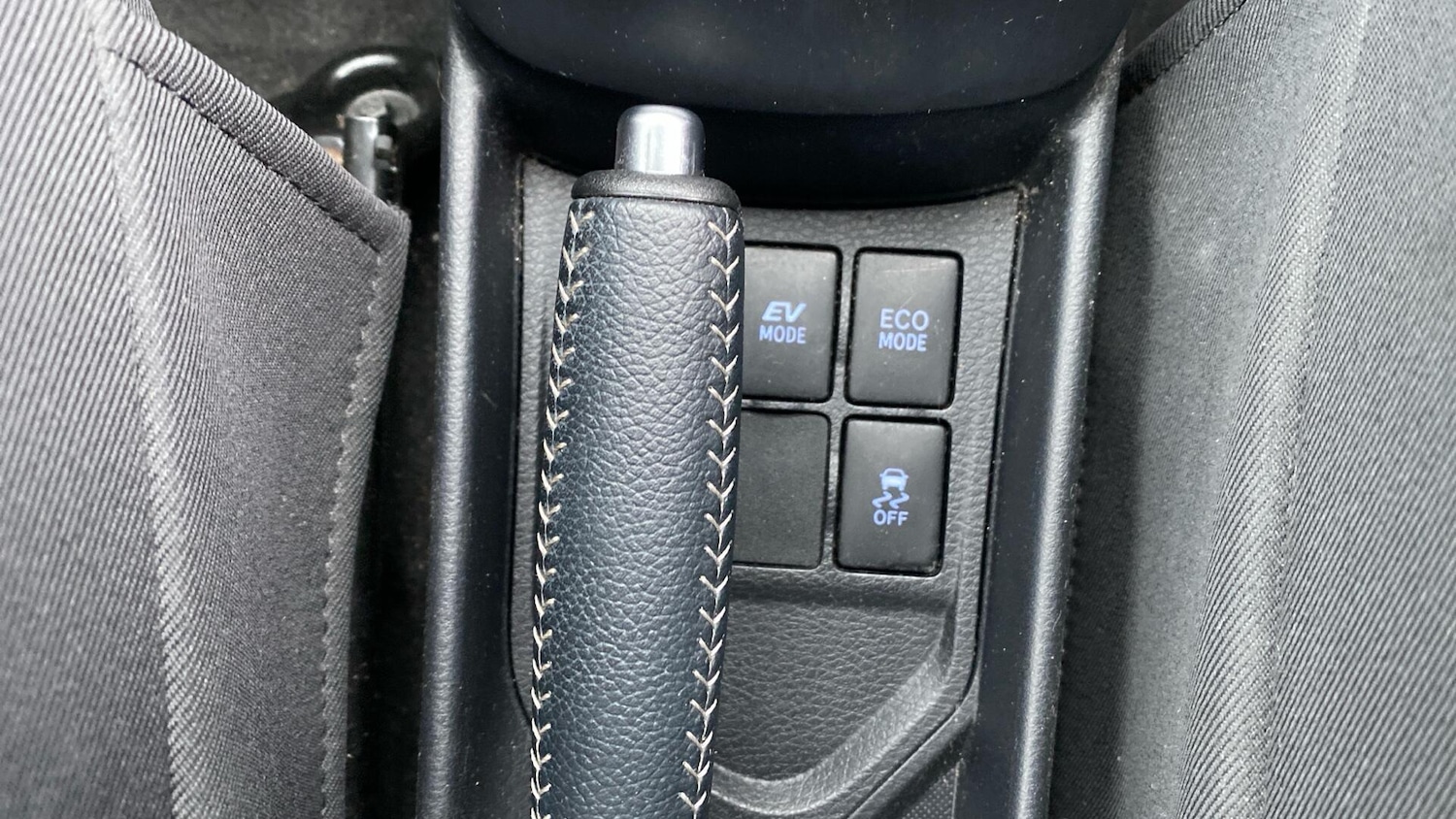 Used Toyota Yaris 2020 for sale - 77376850: Photo 39