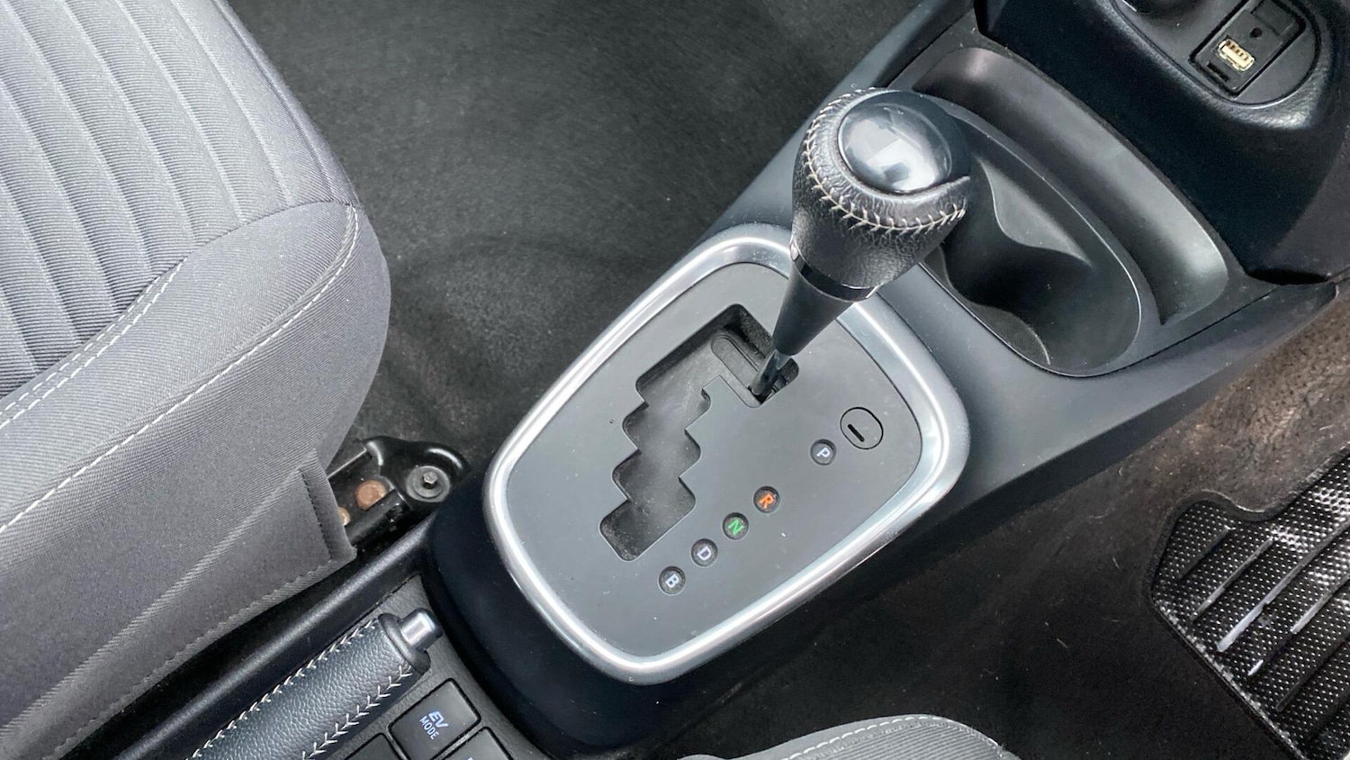 Used Toyota Yaris 2020 for sale - 77376850: Photo 40