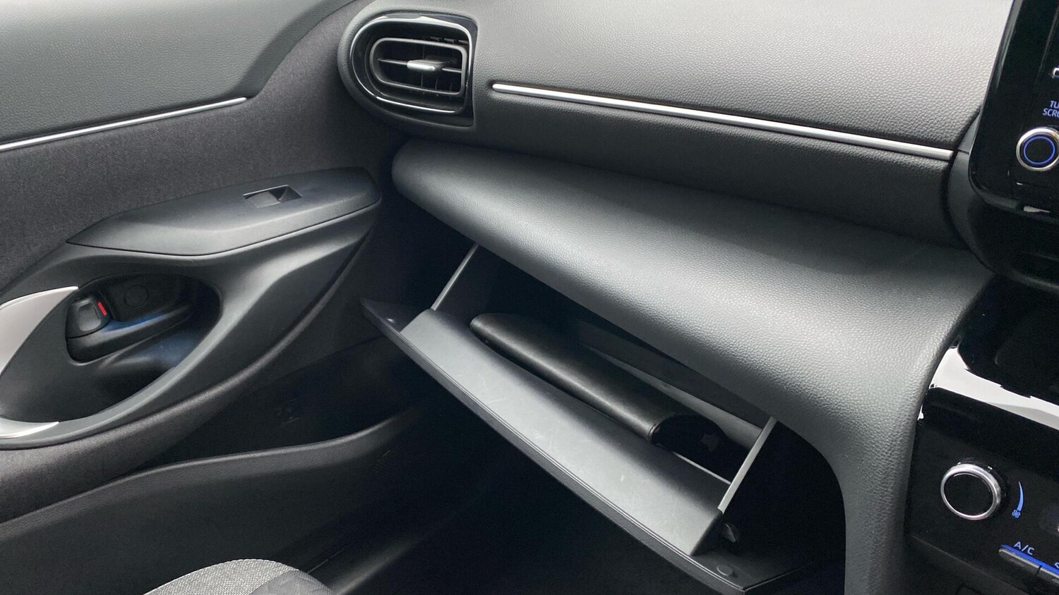 Used Toyota Yaris Cross for sale - 77574538: Photo 43