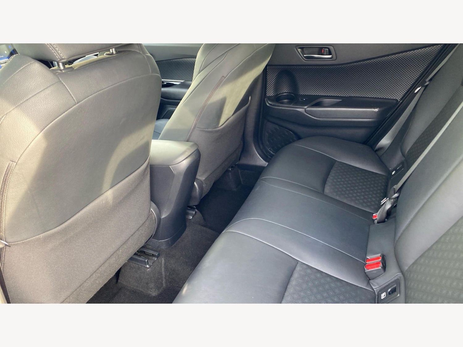 Used Toyota C-HR 2018 for sale - 77994155: Photo 15