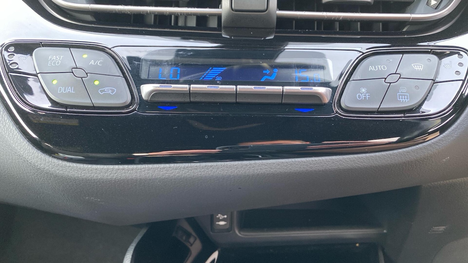 Used Toyota C-HR 2018 for sale - 77994155: Photo 44