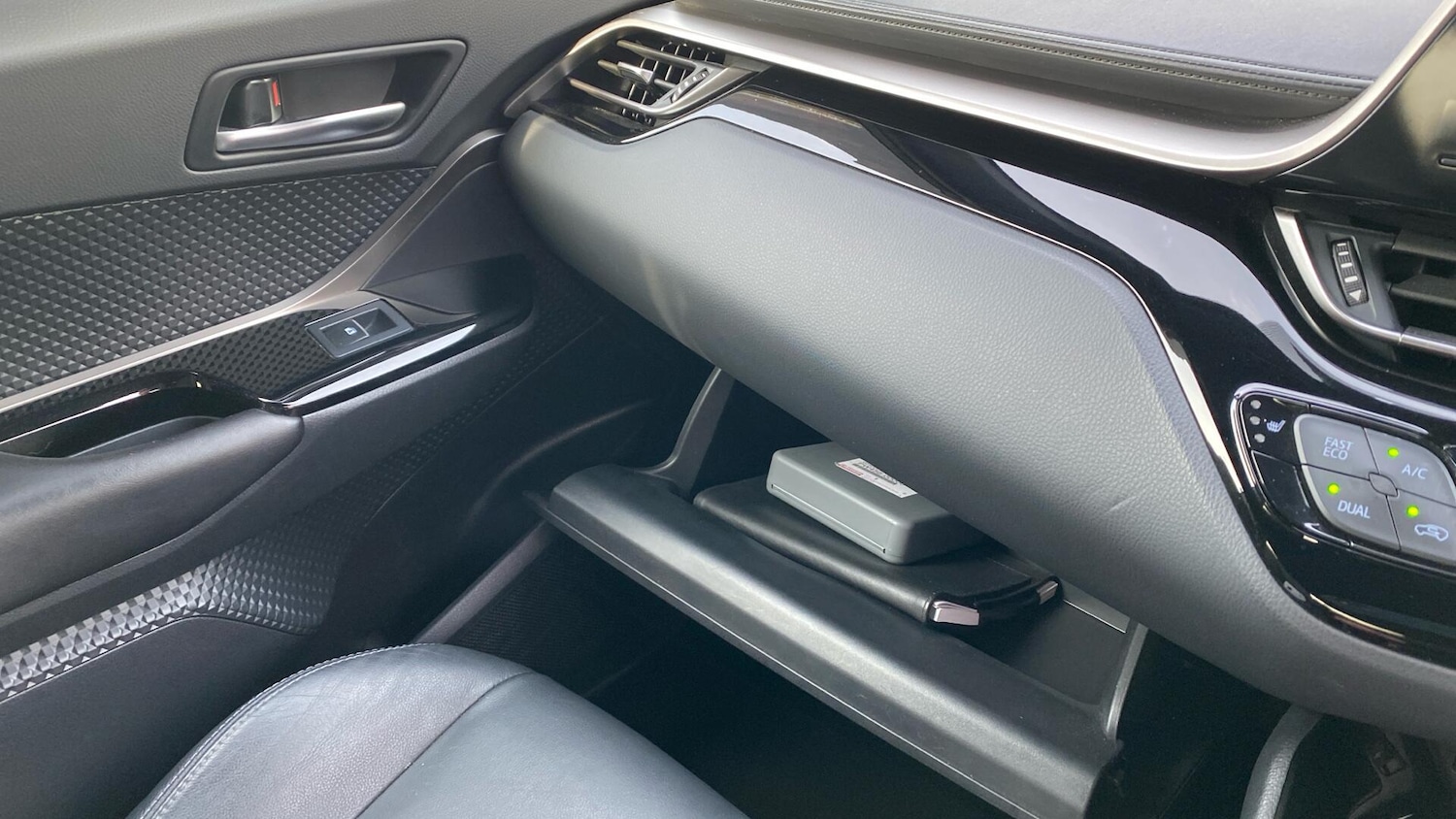 Used Toyota C-HR 2018 for sale - 77994155: Photo 45