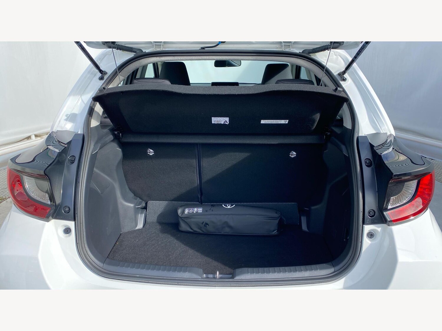 Used Toyota Yaris 2023 for sale - 76457644: Photo 16