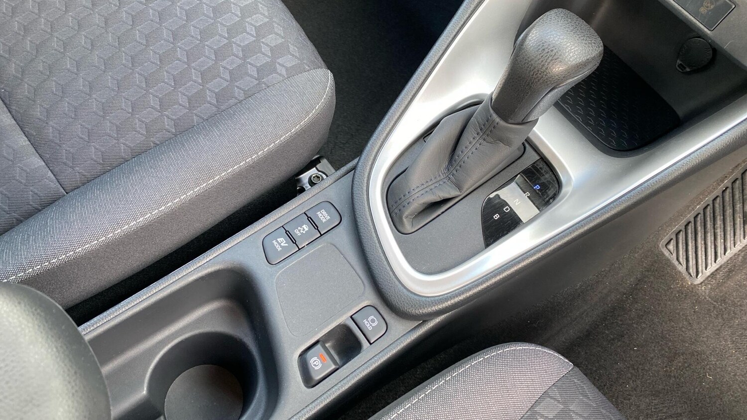 Used Toyota Yaris 2023 for sale - 76457644: Photo 40