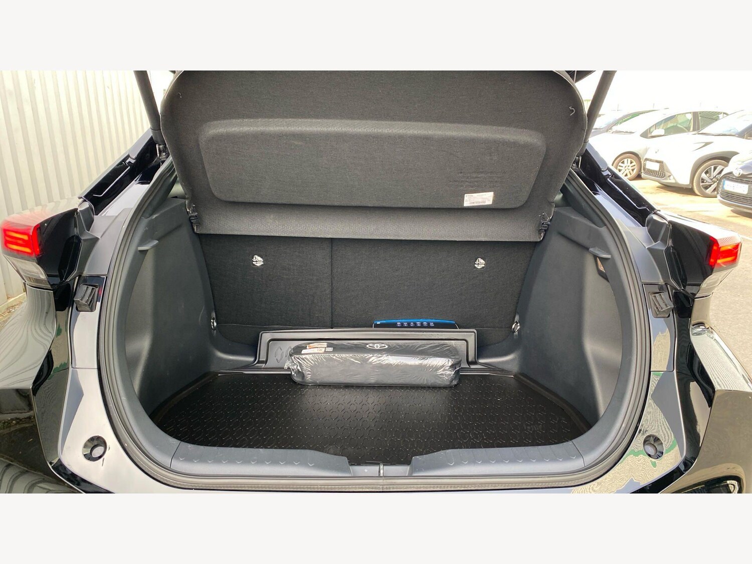 Used Toyota C-HR 2025 for sale - 77768719: Photo 16