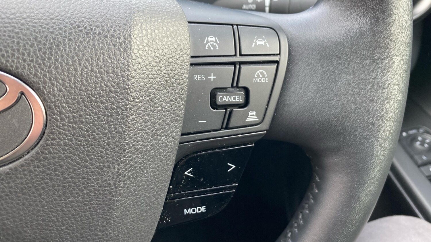 Used Toyota C-HR 2025 for sale - 77768719: Photo 32