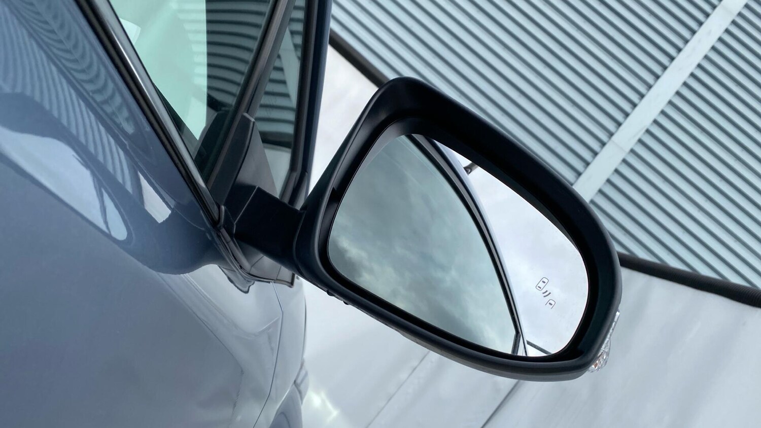 Used Toyota C-HR 2023 for sale - 76399343: Photo 35