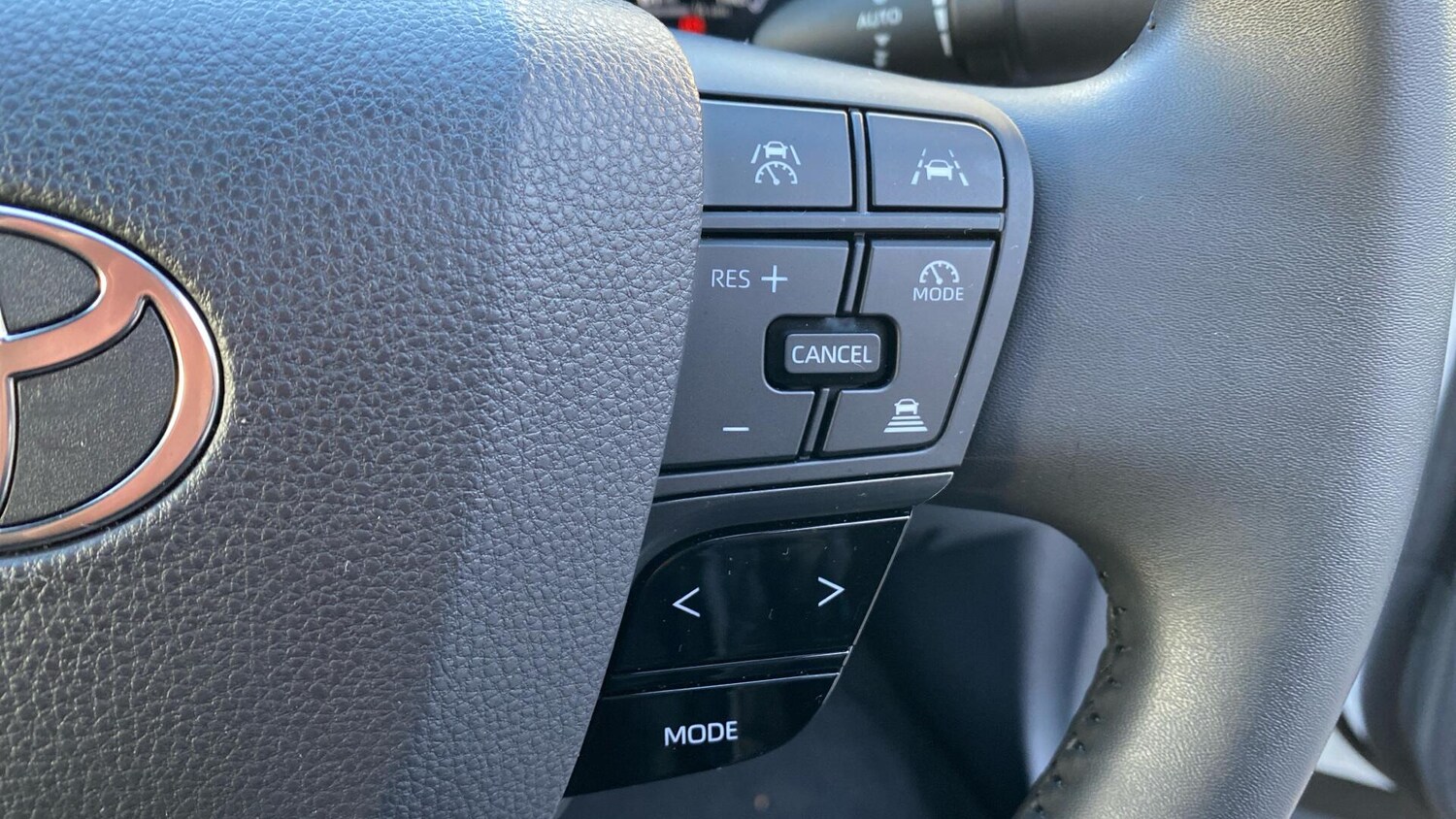 Used Toyota C-HR for sale - 77496360: Photo 33