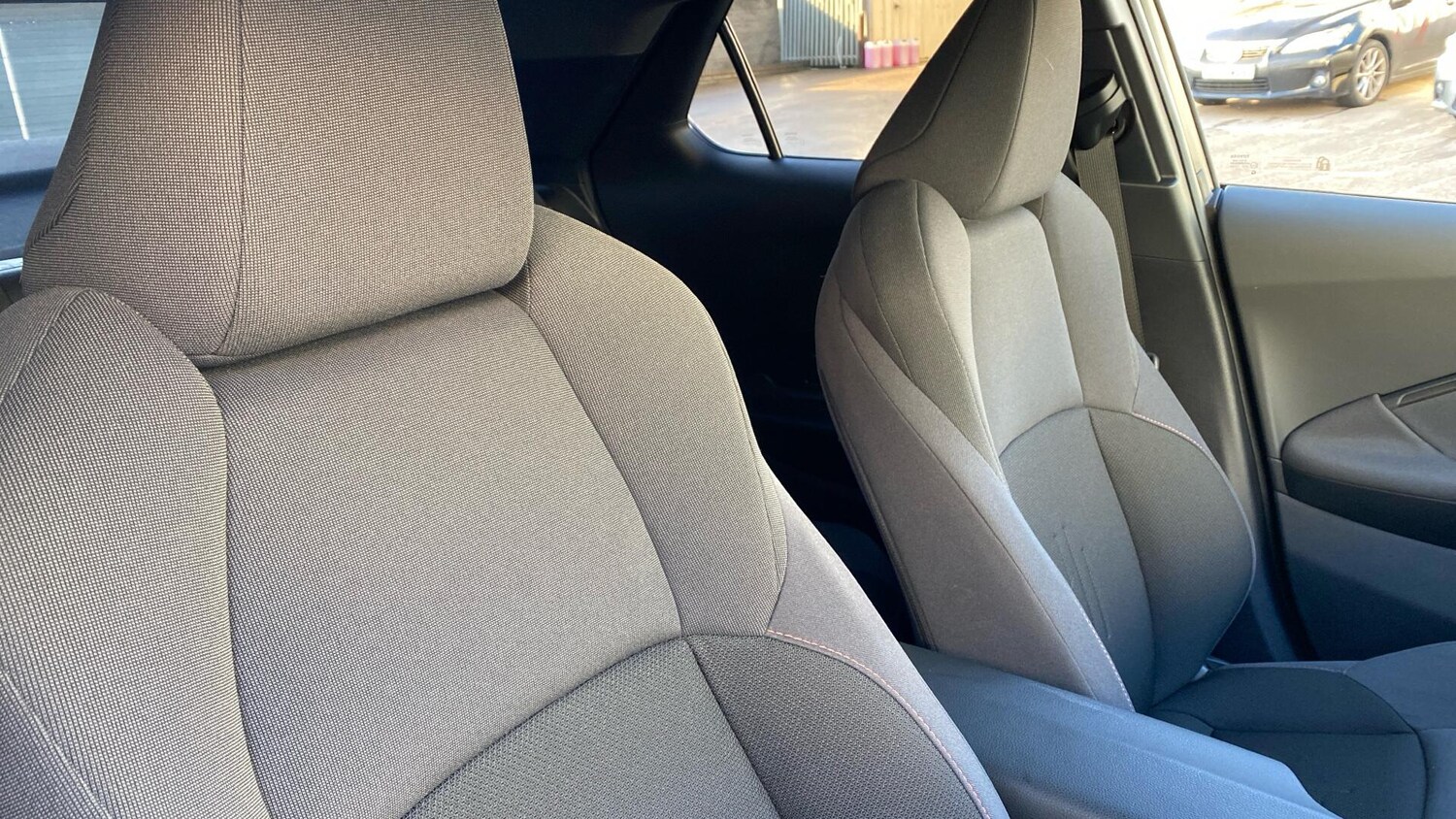 Used Toyota C-HR for sale - 77496360: Photo 38