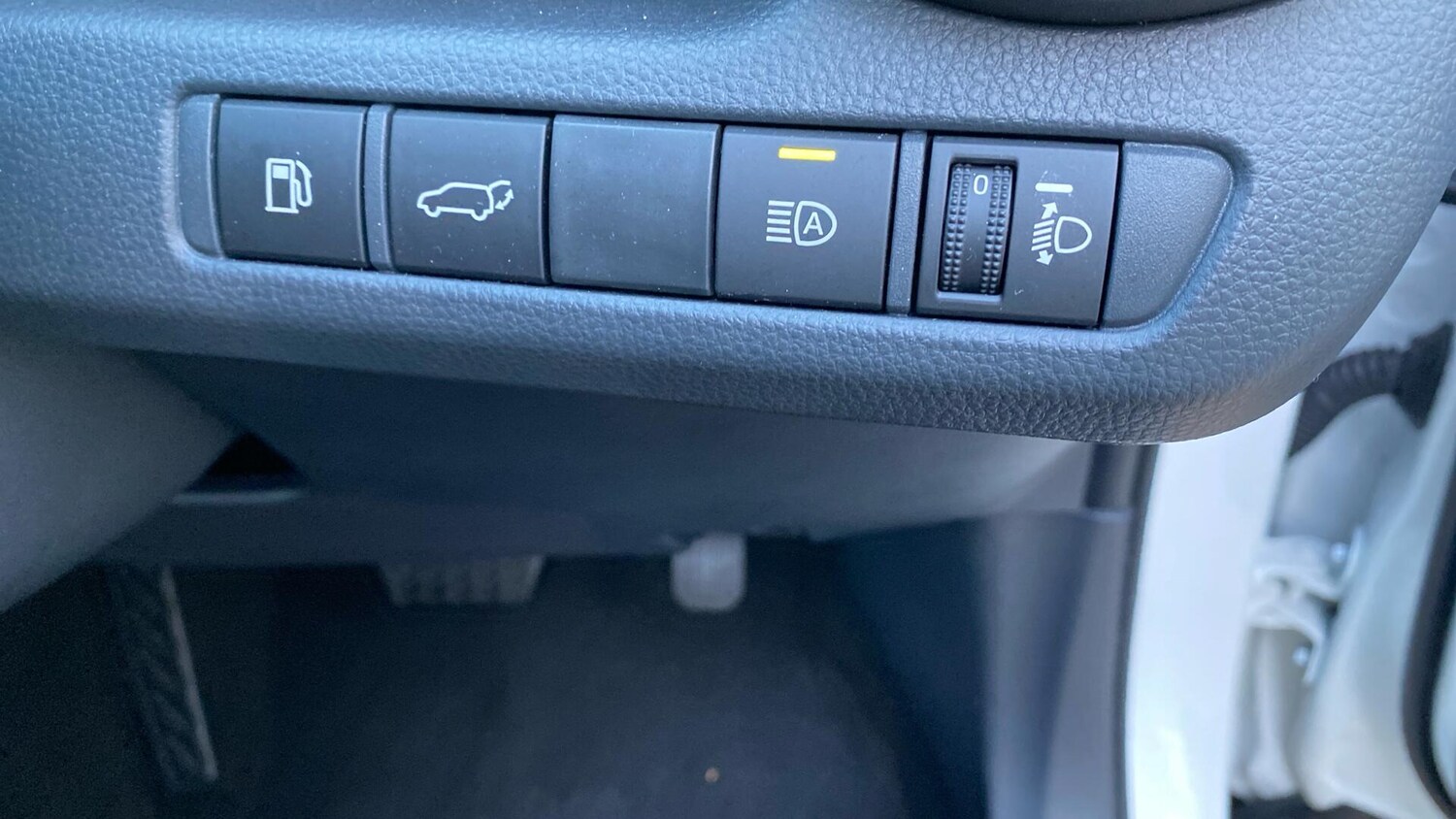 Used Toyota C-HR for sale - 77496360: Photo 41