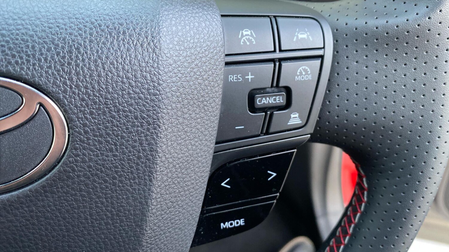 Used Toyota C-HR 2024 for sale - 77478968: Photo 32